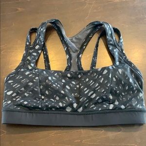 Lululemon sports bra